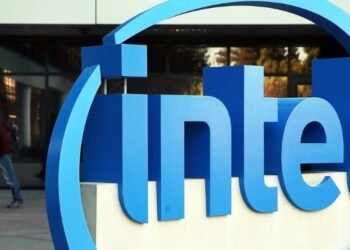 India’s Menstrual Leave Debate: Smriti Irani’s Opposition Versus Corporate Support