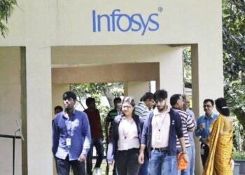 India’s Menstrual Leave Debate: Smriti Irani’s Opposition Versus Corporate Support